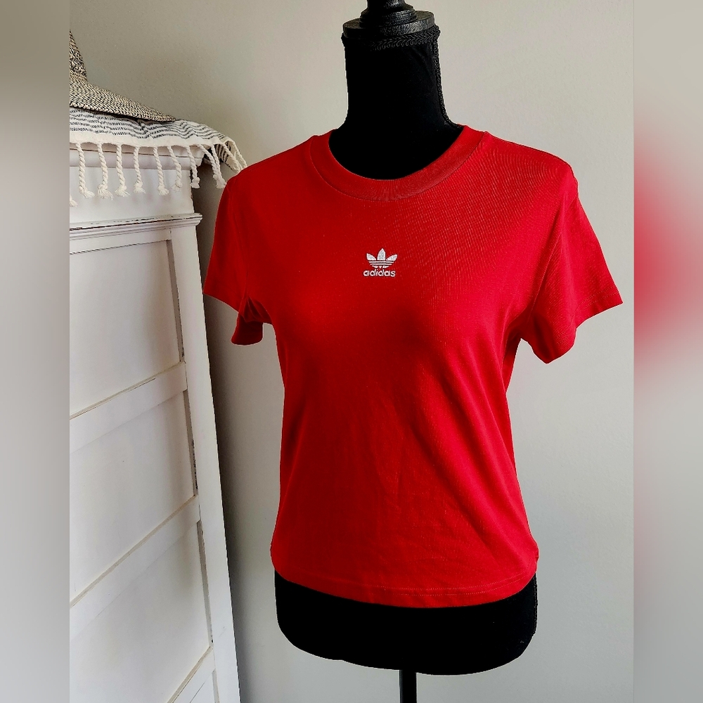NWT ADIDAS ESS SLIM TEE